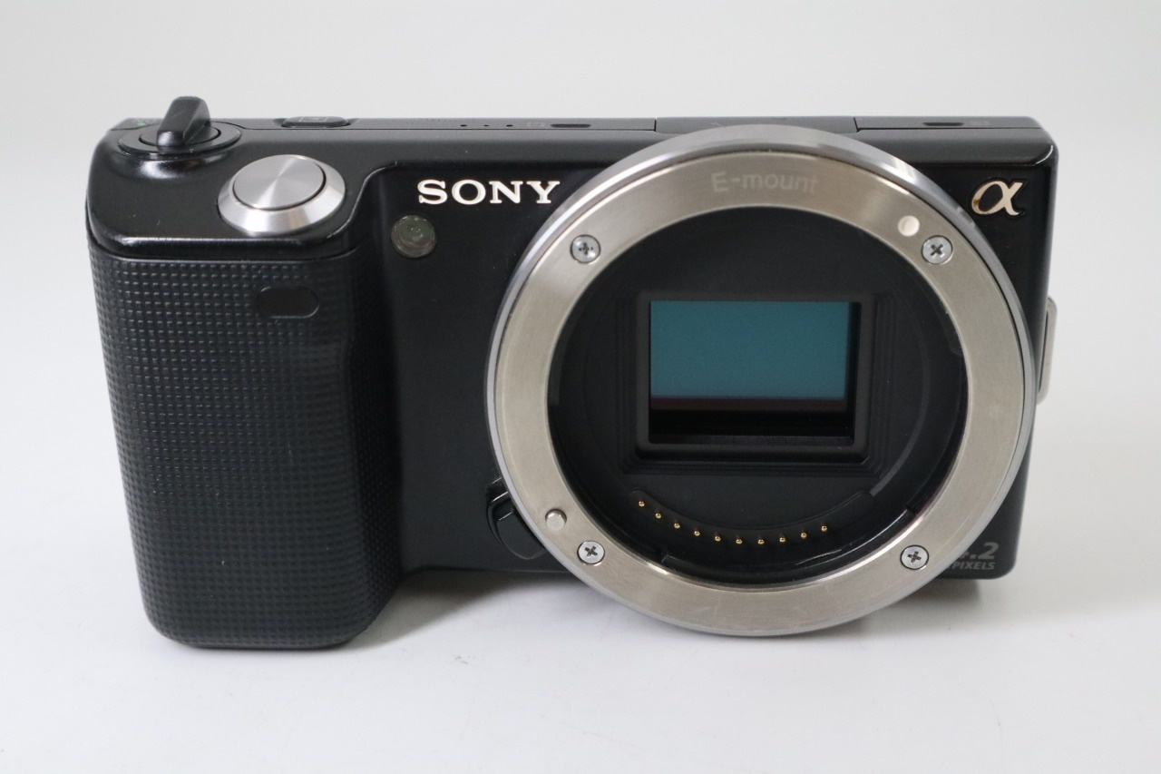 α アルファ NEX-5 ブラックボディ ミラーレス + E 16mm F/2.8