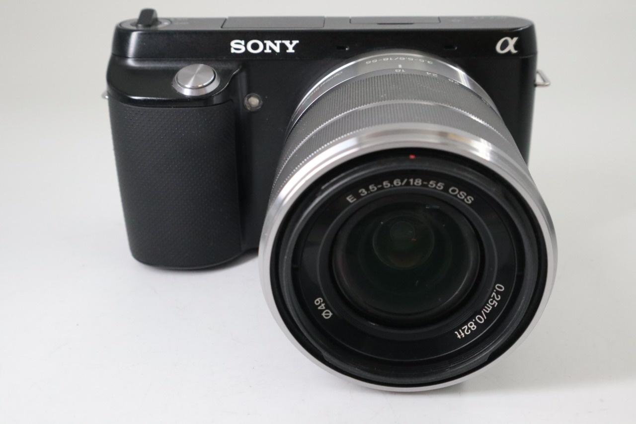 α アルファ NEX-F3 ブラックボディ ミラーレス + E 18-55mm F/3.5-5.6 OSS