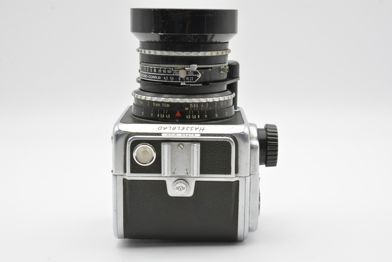 SW ブラックボディ 中判フィルムカメラ + C12 Magazine + Biogon 38mm F/4.5 レンズ