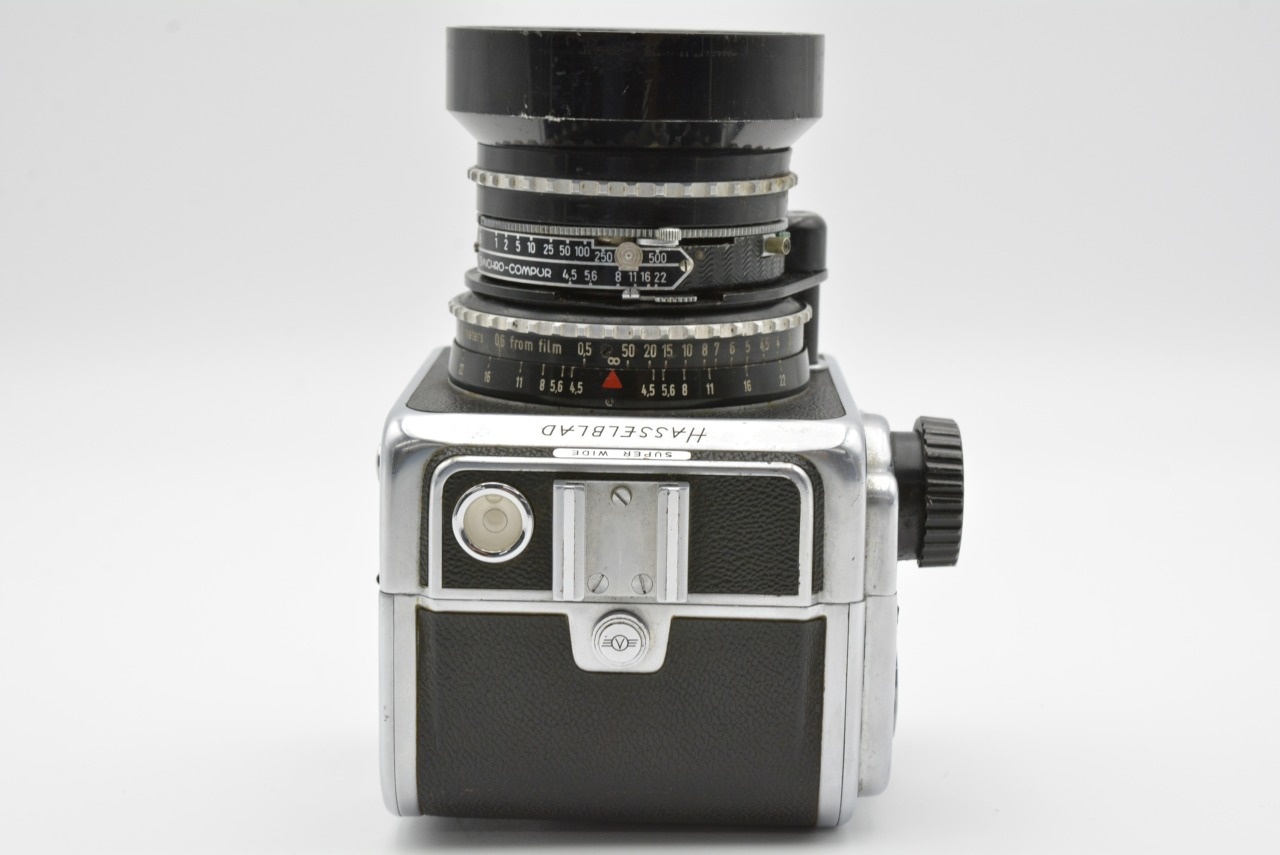 SW ブラックボディ 中判フィルムカメラ + C12 Magazine + Biogon 38mm F/4.5 レンズ