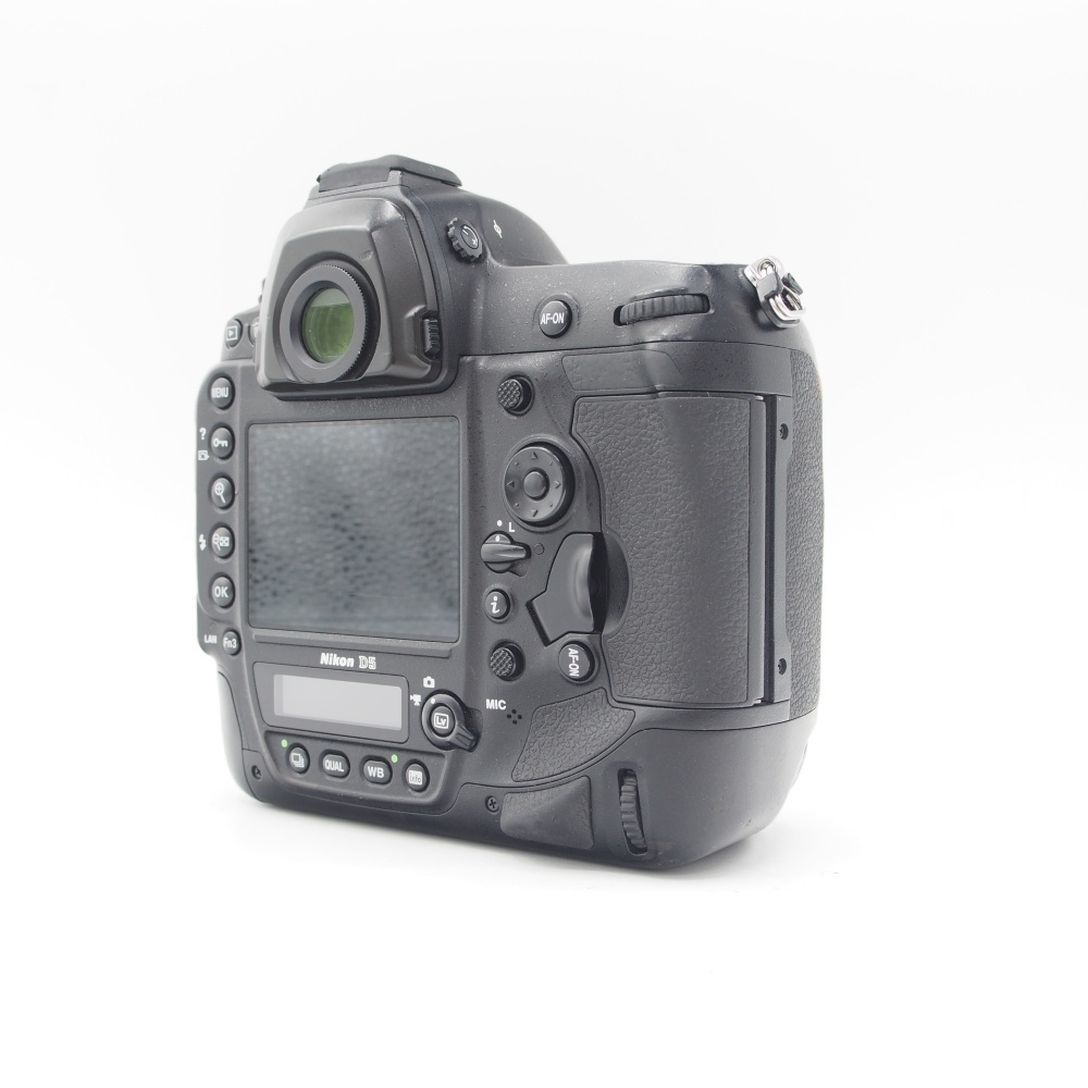 ニコン D5（CF）【中古管理番号：T0227】