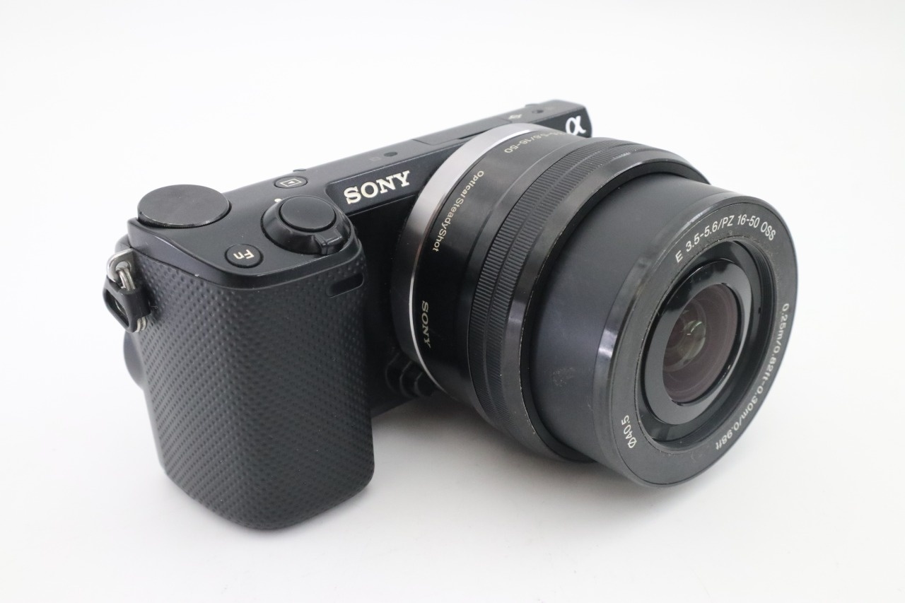 α NEX‐5R ブラックボディ ミラーレス + E PZ 16‐50mm F/3.5‐5.6 OSS レンズ