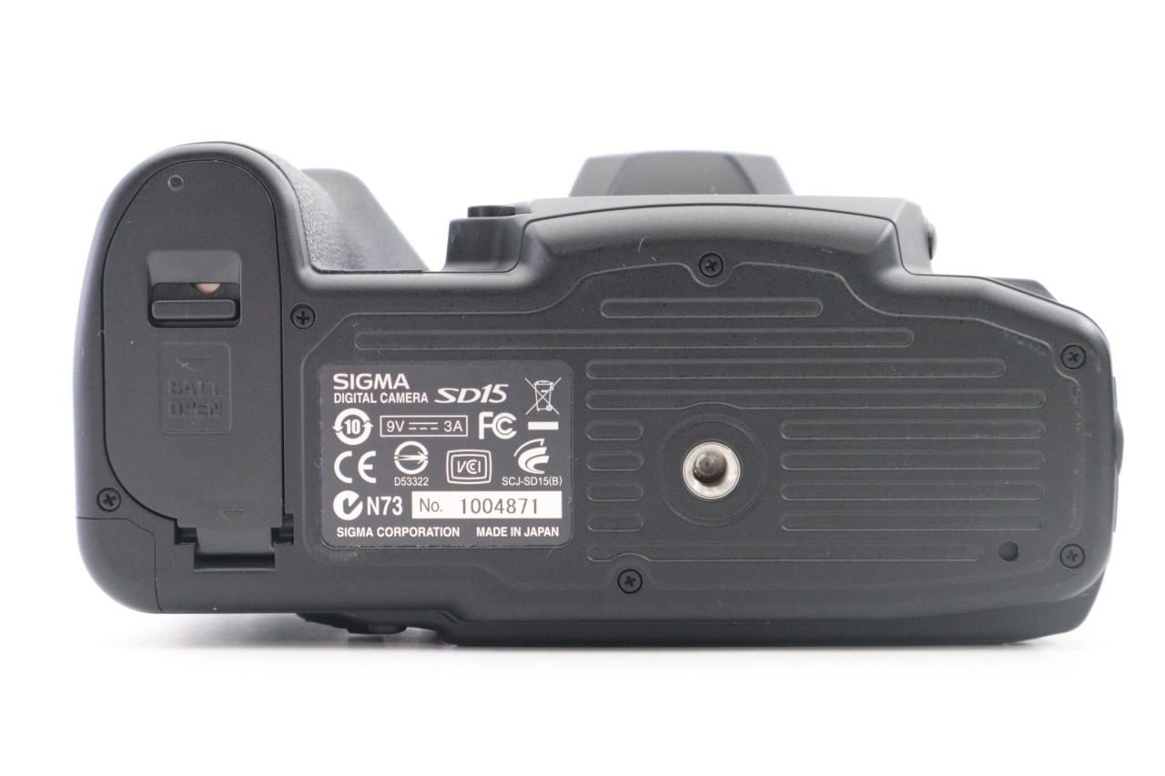 シグマ SD15 ブラックボディ  + ZOOM 18-50mm F/2.8-4.5 DC HSM AFレンズ
