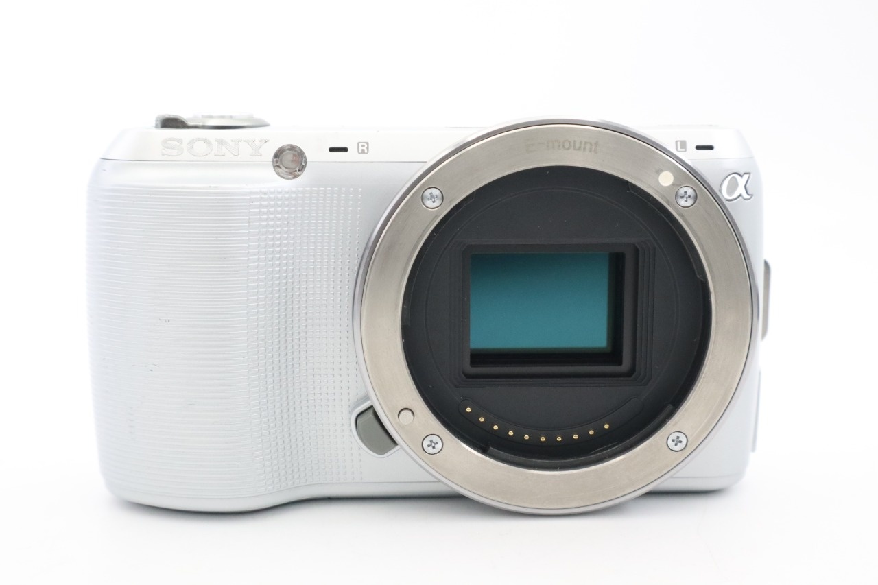 α NEX-C3 ホワイトシルバーボディ ミラーレス + E 16mm F/2.8 AFレンズ