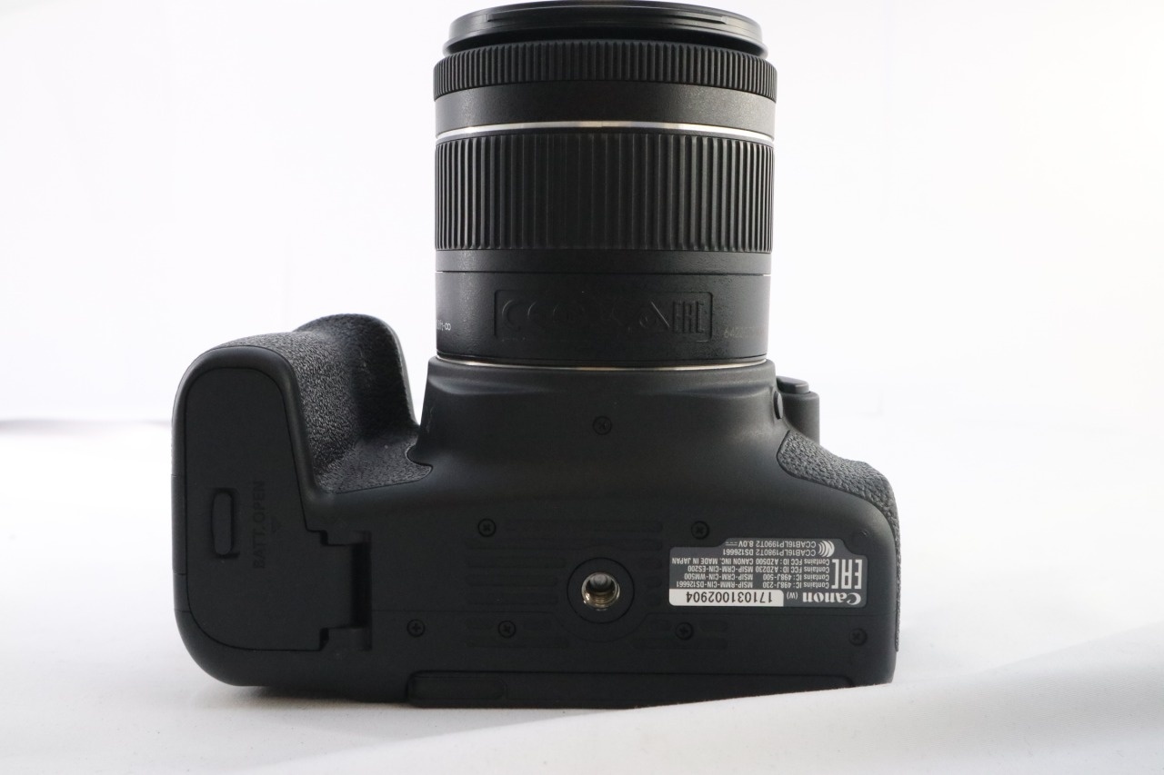 EOS Kiss X9i ブラックボディ  + EF-S 55-250mm F/4-5.6 IS STM + 18-55mm レンズ