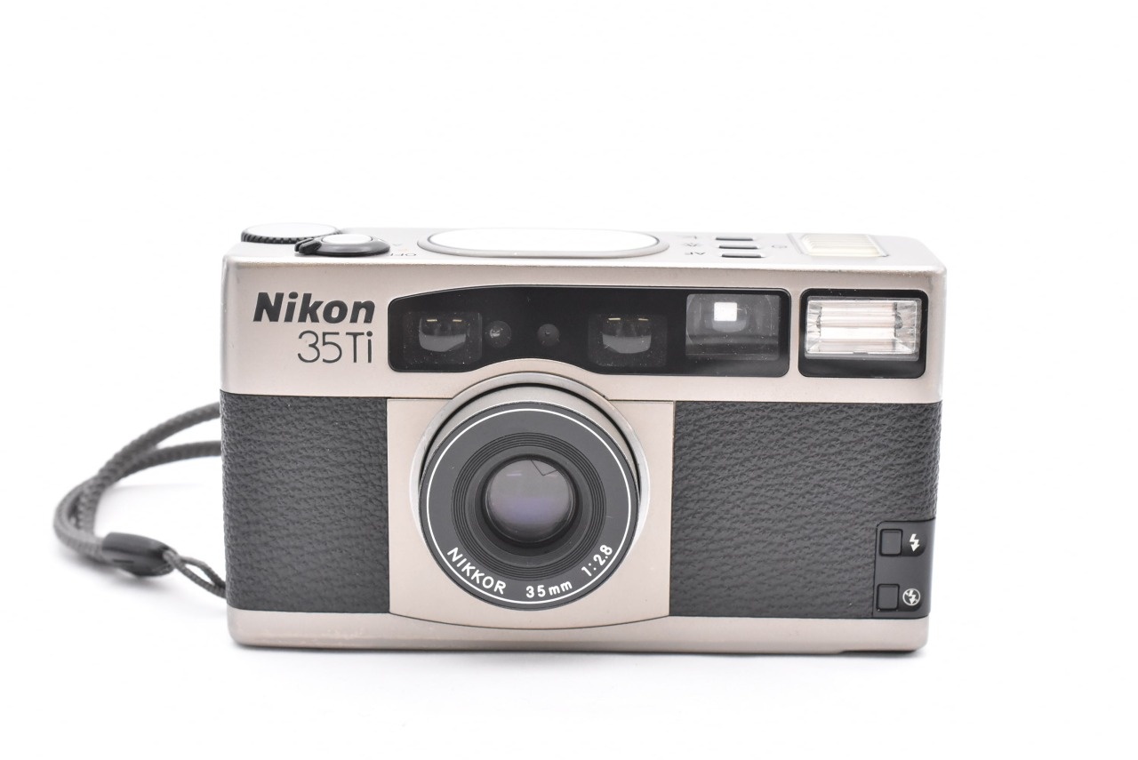 ニコン 35 Ti チタンシルバーボディ 