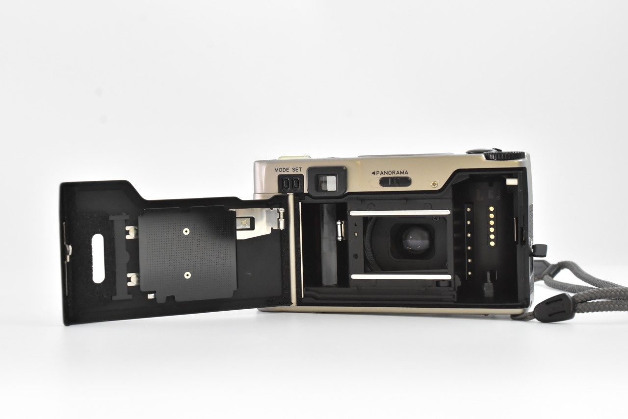 ニコン 35Ti チタンシルバーボディ  ケース付き