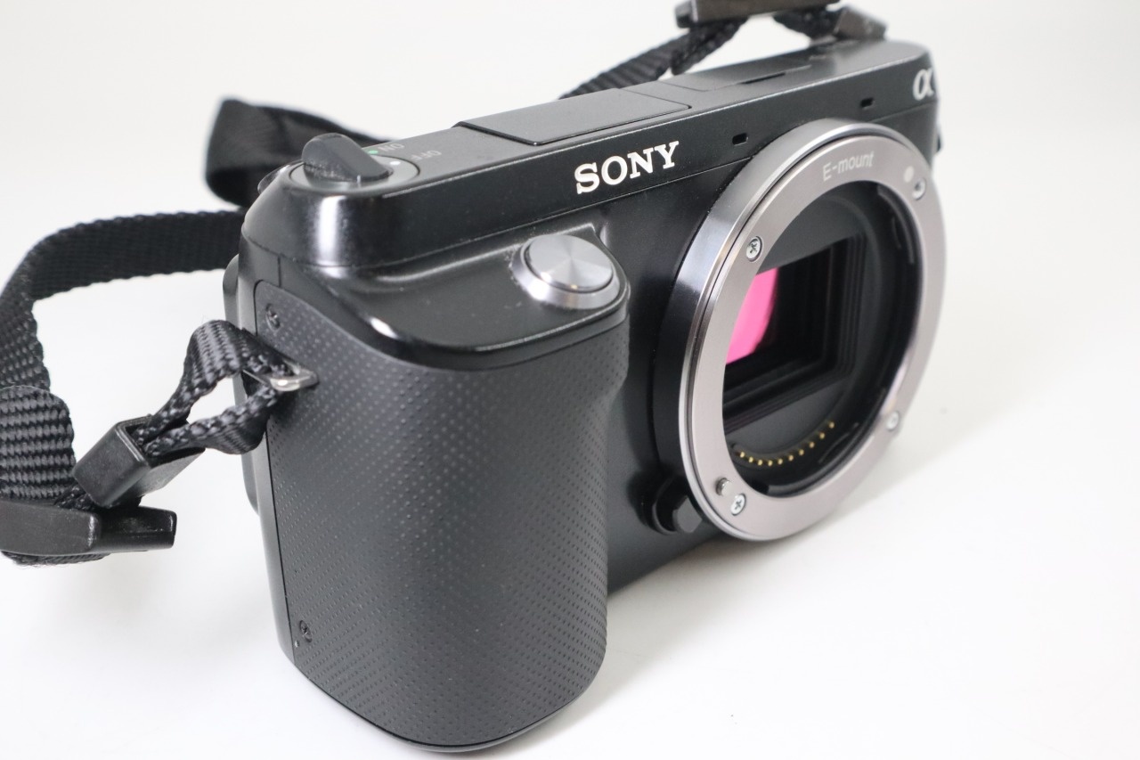 α アルファ NEX-F3 ブラックボディ ミラーレス + E 18-55mm F/3.5-5.6 OSS