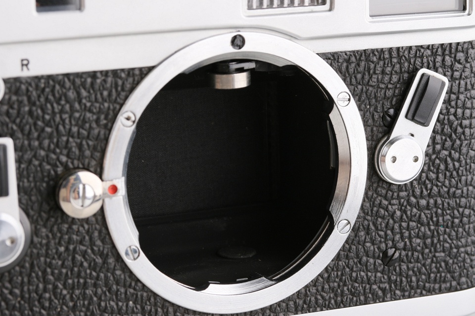 Leica M4 35mm Rangefinder Film Camera #58650T