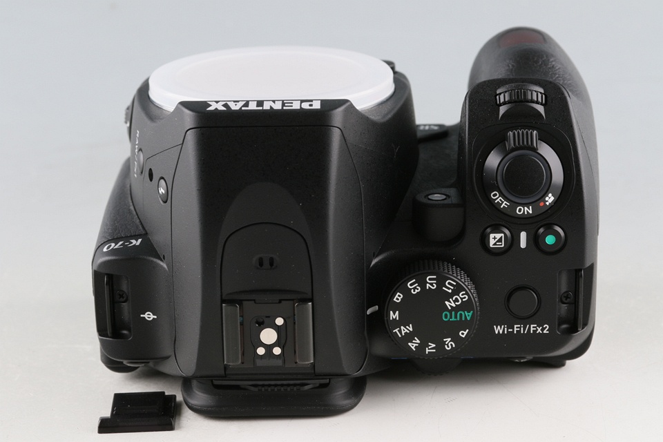Pentax K-70 + SMC Pentax-DA 18-135mm F/3.5-5.6 ED AL DC WR Lens With Box #58721L6