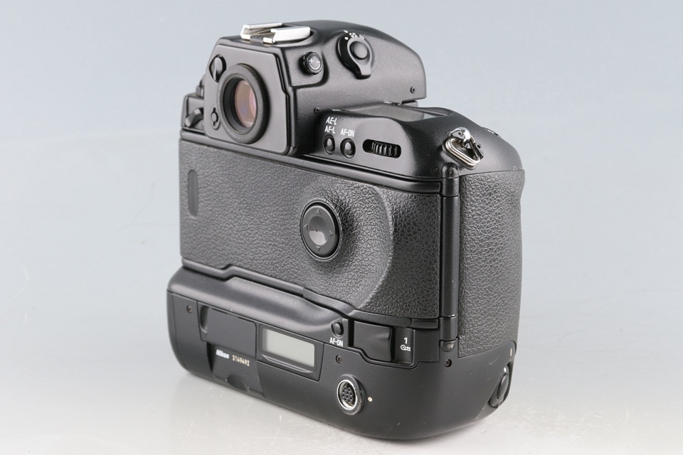 Nikon F5 35mm SLR Film Camera #58864E1