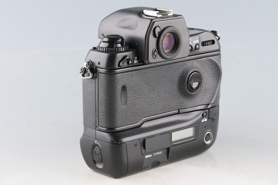 Nikon F5 35mm SLR Film Camera #58864E1