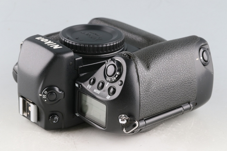 Nikon F5 35mm SLR Film Camera #58864E1