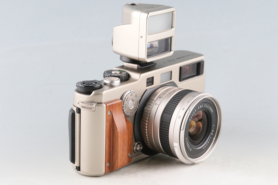 Fujifilm TX-1 + Super-EBC Fujinon 30mm F/5.6 Lens + Center Filter ND-3X + Lens Hood #58909D4