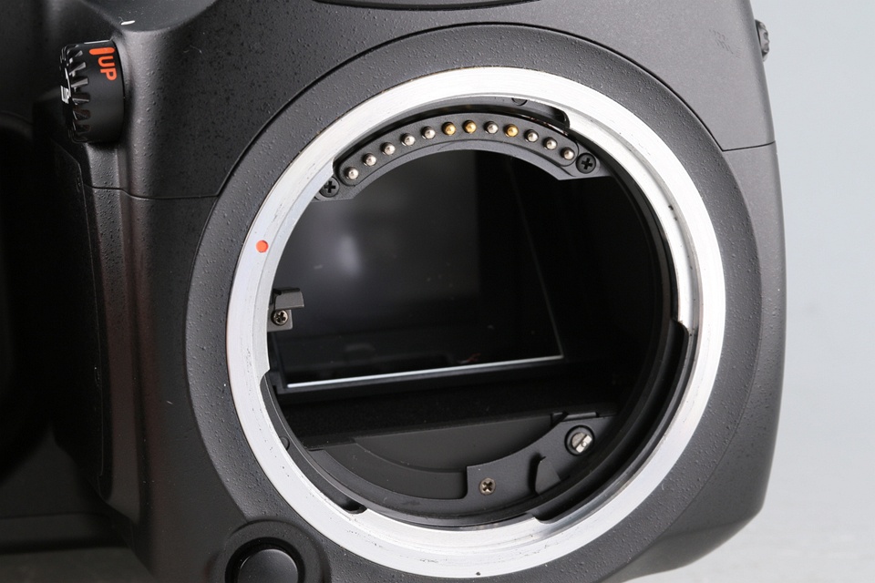 Pentax 645D + Pentax-D FA 645 55mm F/2.8 AL SDM AW Lens + Auto Flash AF280T #58912D10