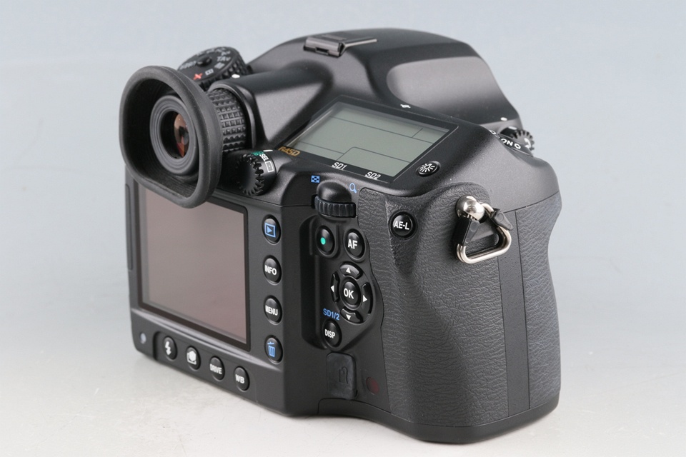 Pentax 645D + Pentax-D FA 645 55mm F/2.8 AL SDM AW Lens + Auto Flash AF280T #58912D10