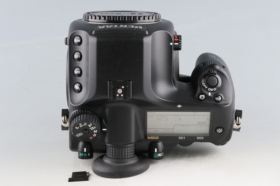 Pentax 645D + Pentax-D FA 645 55mm F/2.8 AL SDM AW Lens + Auto Flash AF280T #58912D10