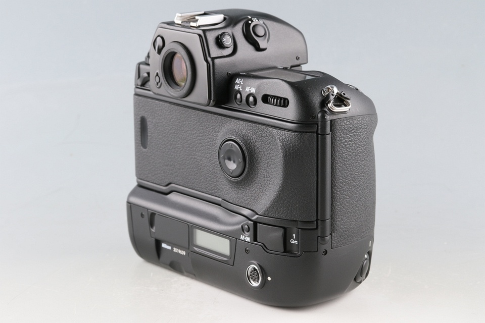 Nikon F5 35mm SLR Film Camera #59319E4