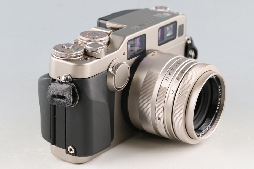 Contax G2D + Carl Zeiss Vario-Sonnar T* 35-70mm F/3.5-5.6 Lens #59320E4