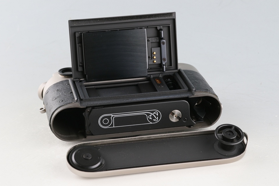 Leica M6 Titanium 35mm Rangefinder Film Camera With Box #59327L1