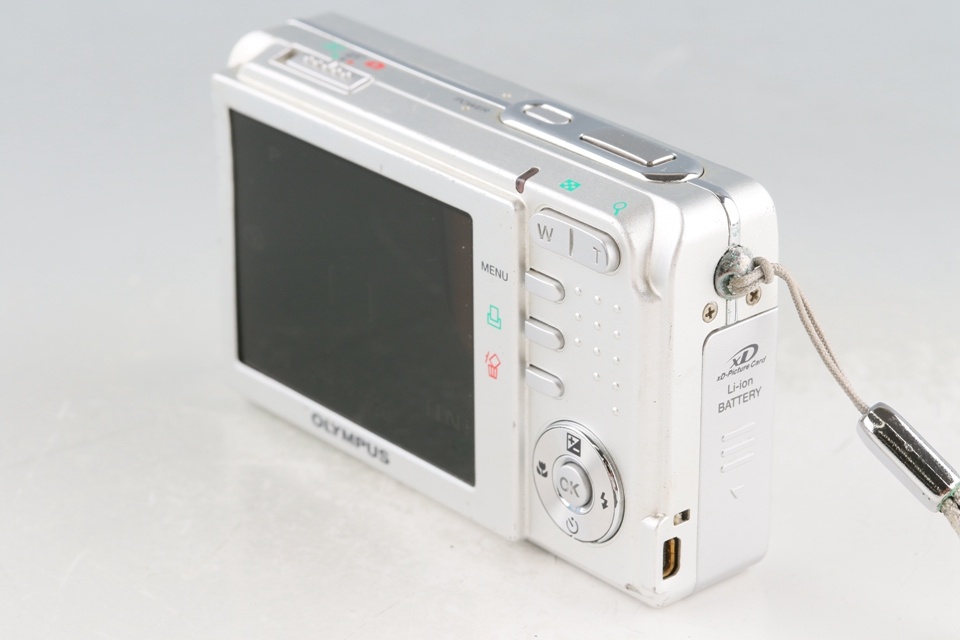 Olympus Camedia FE-150 Digital Camera With Box #59609L8