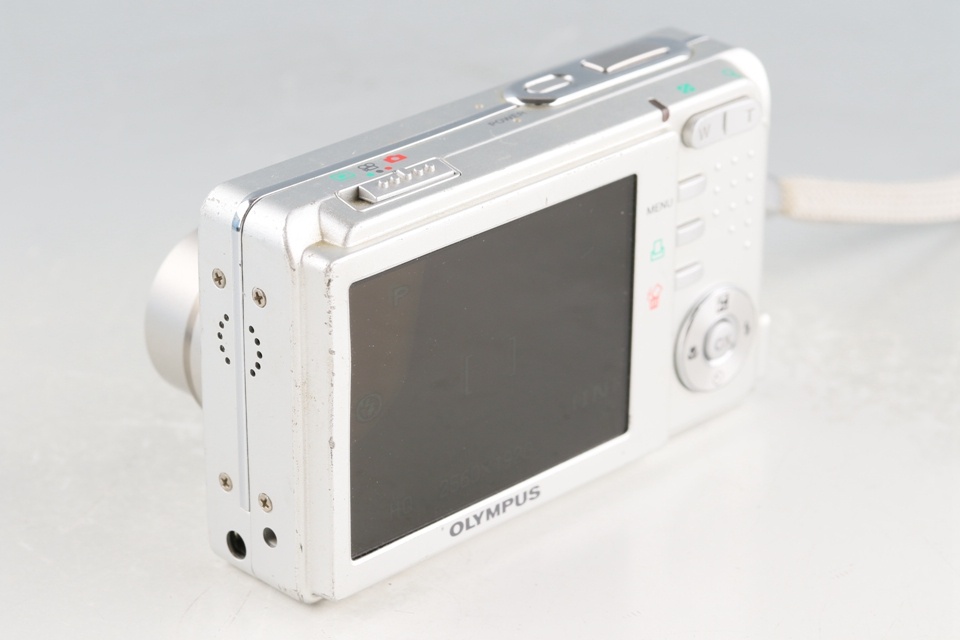 Olympus Camedia FE-150 Digital Camera With Box #59609L8