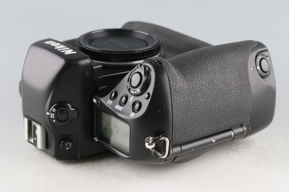 Nikon F5 35mm SLR Film Camera #59674E4