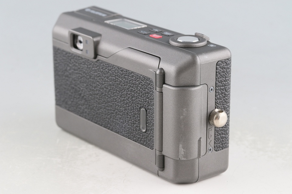 Fujifilm Natura Classica 35mm Point & Shoot Film Camera #59711D5