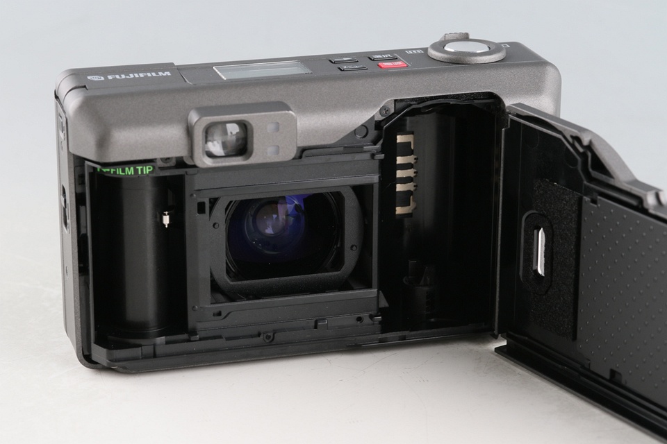 Fujifilm Natura Classica 35mm Point & Shoot Film Camera #59711D5