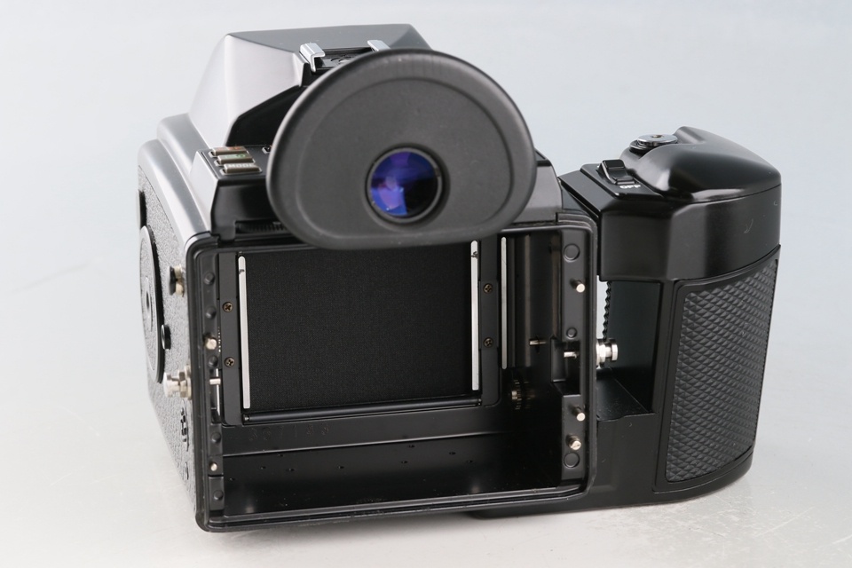 Pentax 645 + SMC Pentax-A 645 75mm F/2.8 Lens #60011F2