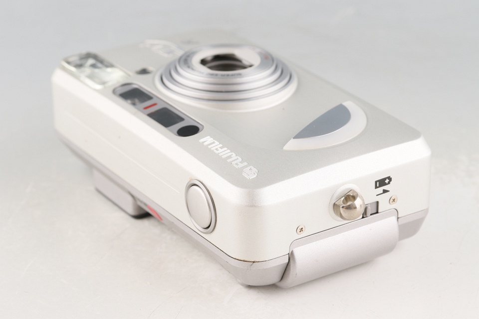 Fujifilm Silvi Fi 35mm Point & Shoot Film Camera #60031D7