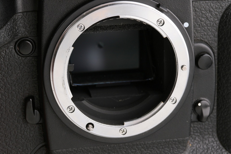 Nikon F5 35mm SLR Film Camera #60032E3