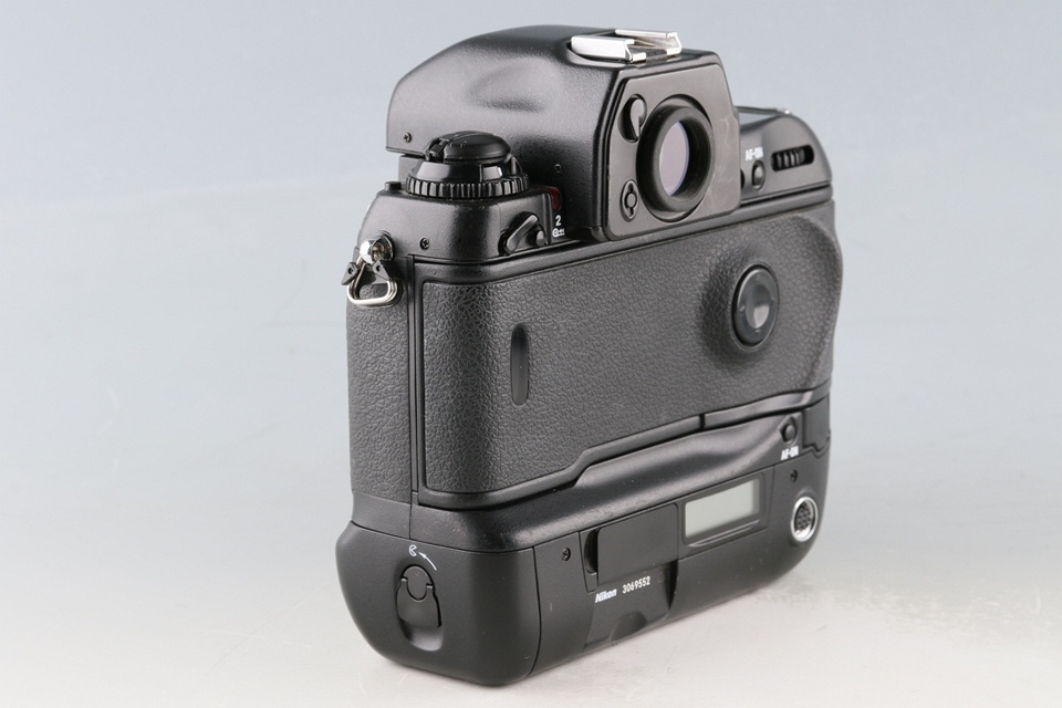 Nikon F5 35mm SLR Film Camera #60032E3