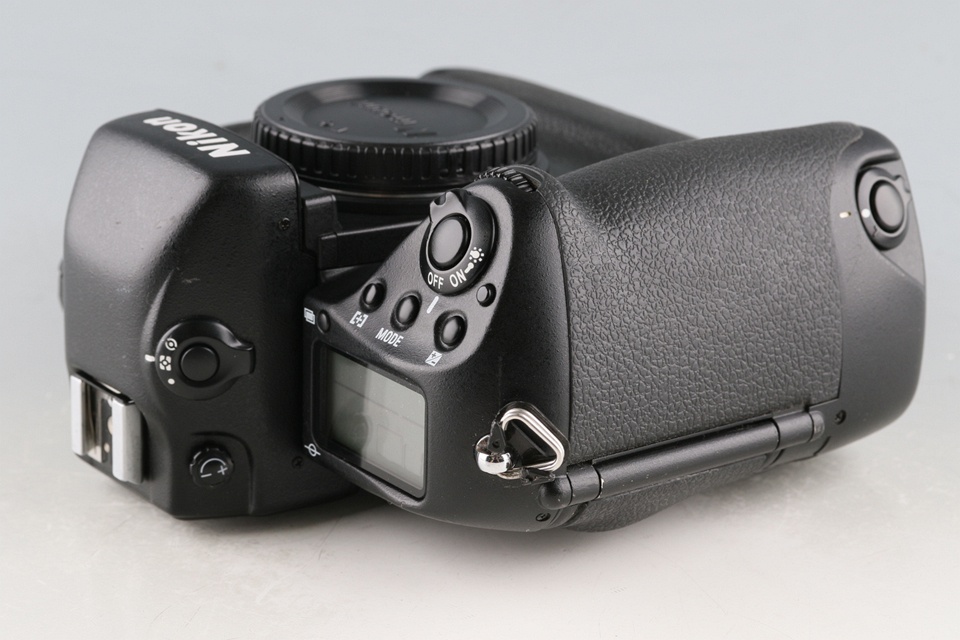 Nikon F5 35mm SLR Film Camera #60032E3