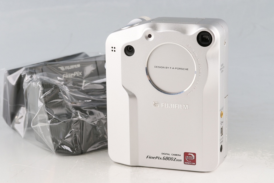 Fujifilm FinePix 6800 Zoom Digital Camera #60155I