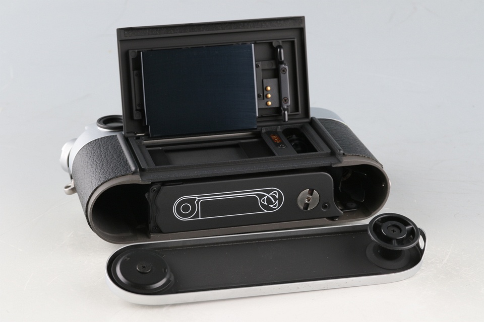 Leica M6 35mm Rangefinder Film Camera #60169T