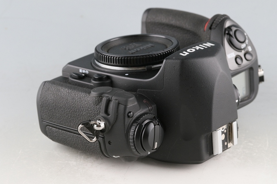 Nikon F6 35mm SLR Film Camera #60179E4