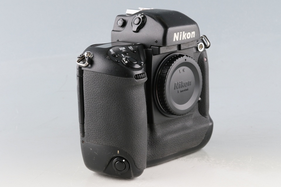 Nikon F5 35mm SLR Film Camera #60228E4