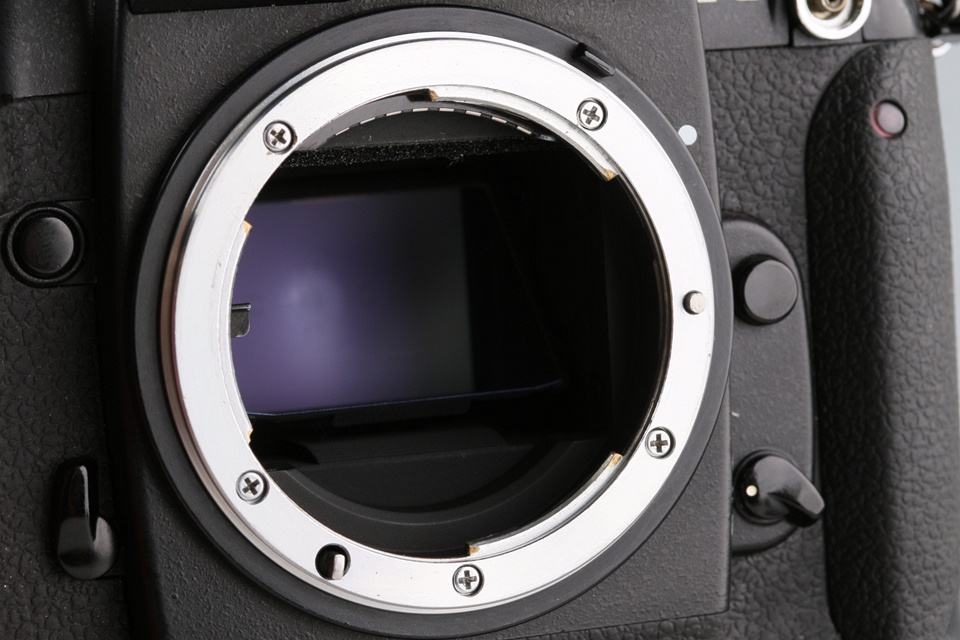 Nikon F5 35mm SLR Film Camera #60228E4