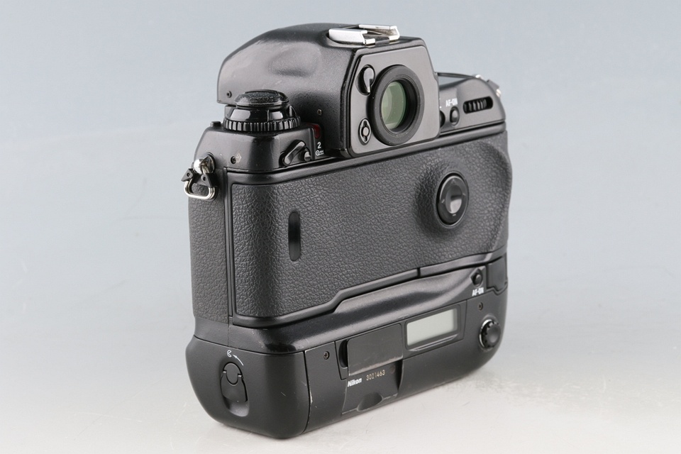 Nikon F5 35mm SLR Film Camera #60228E4