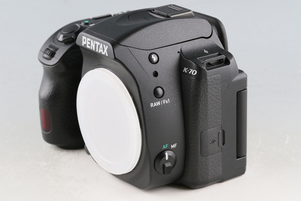 Pentax K-70 + SMC Pentax-DA 18-135mm F/3.5-5.6 ED AL IF DC WR Lens With Box #60363L6