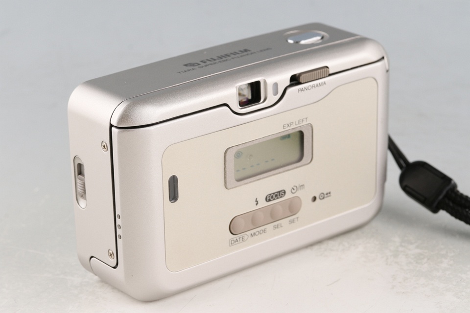 Fujifilm Tiara II 35mm Point & Shoot Film Camera #60414D5