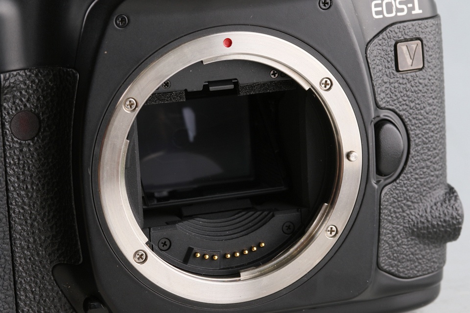 Canon EOS-1V 35mm SLR Film Camera #60440E1