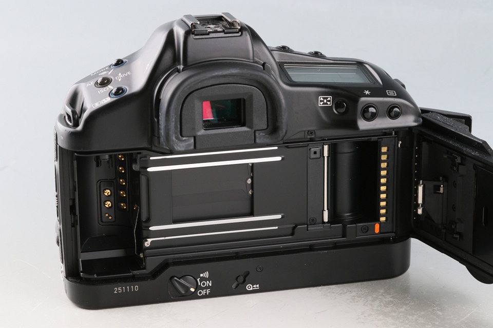 Canon EOS-1V 35mm SLR Film Camera #60440E1