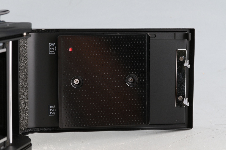 Mamiya C330 Professional S + Mamiya-Sekor S 80mm F/2.8 Lens #60494E2