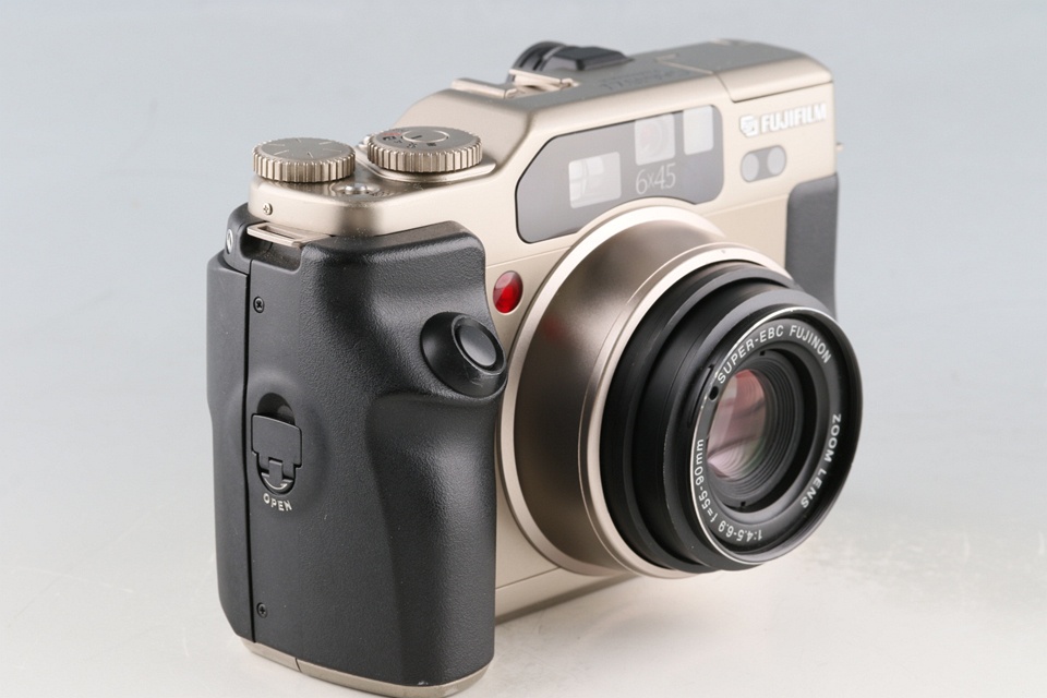 Fujifilm GA645 Zi Medium Format Film Camera With Box *Shutter Count:1400 #60570L9