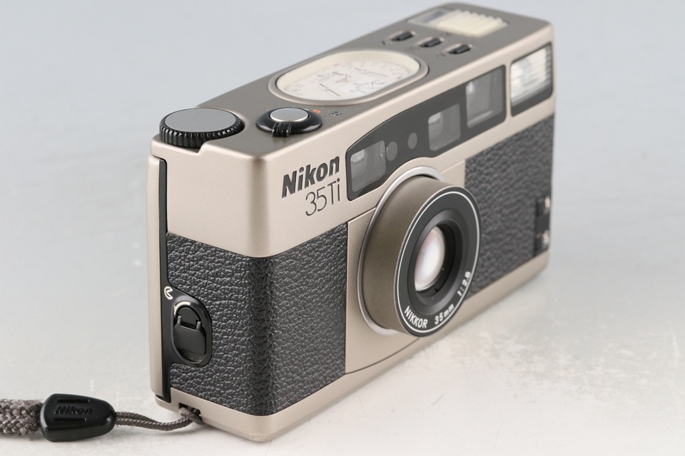 Nikon 35Ti 35mm Point & Shoot Film Camera With Box #60726L4