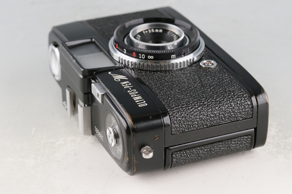 Olympus-Pen W 35mm Half Frame Camera #60801D5