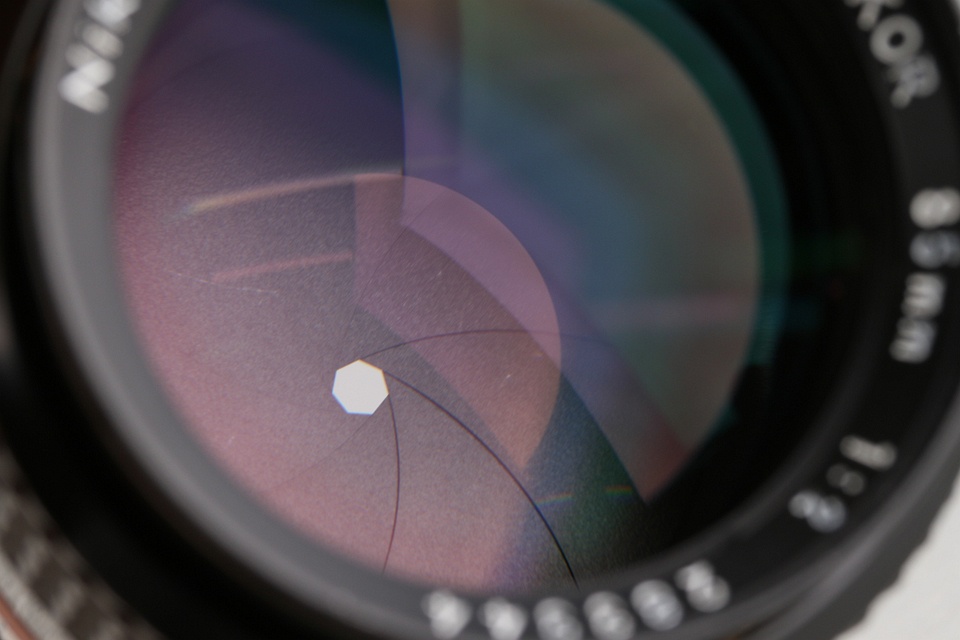 Nikon Nikkor 85mm F/2 Ais Lens #60943A5