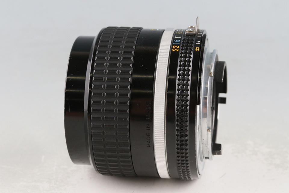 Nikon Nikkor 85mm F/2 Ais Lens #60943A5